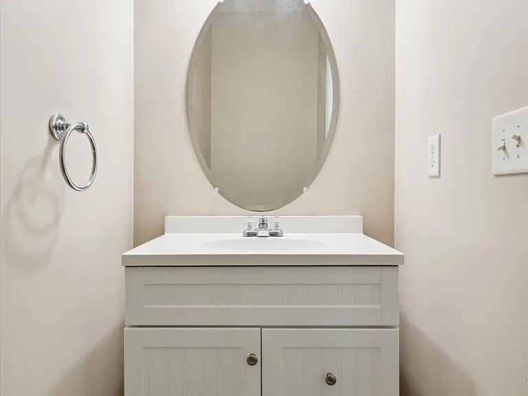 100 Kevin Ct — Photo 13