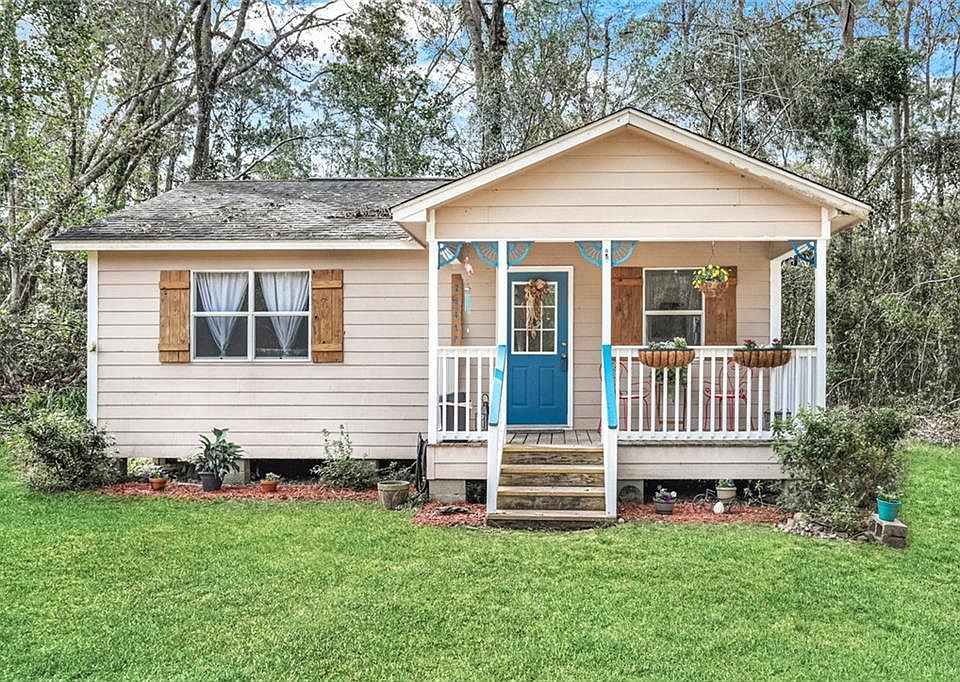 1st image of 28425 Dusty Ln