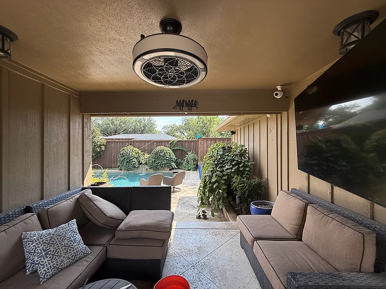 2328 Brennan Dr — Photo 2