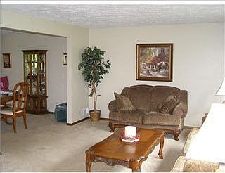 4th image of 3226 Cambridge Ct