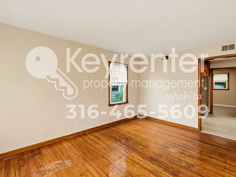 2060 S Euclid St — Photo 6