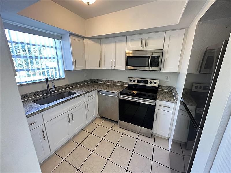 1st image of 1370 NE 119th St APT 19