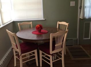 148 SW 27th St, Topeka, KS 66611