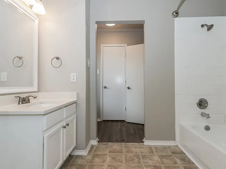 21118 Bridgemeadows Ln — Photo 12