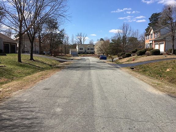 5th image of 5933 Cambridge Dr