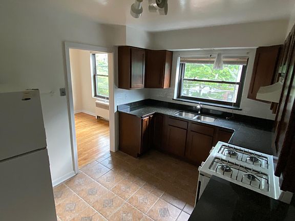 3rd image of 2800 W Albion Ave #2808-2