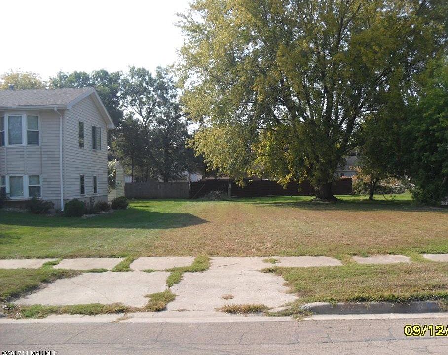 2nd image of 1916 3rd Ave NE