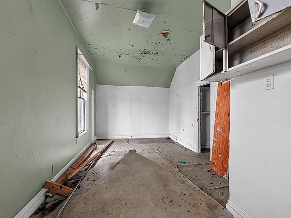 5th image of 1218 Church St