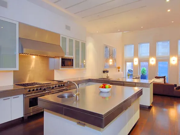 168 East 73rd Street image 1 of 5