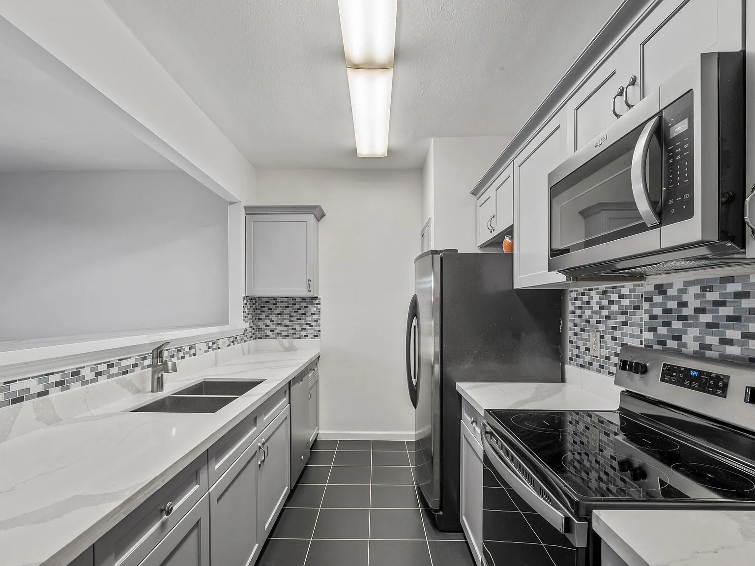 2 bed, 2.5 bath, 1600 sqft, $1,850 — Photo 1