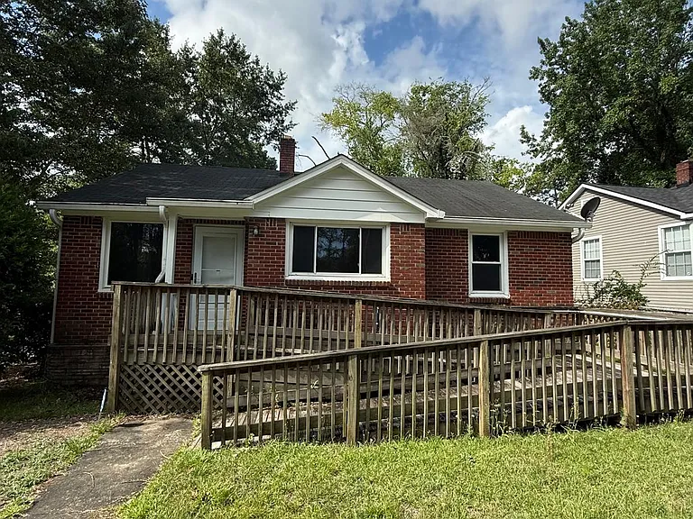 228 Lakeside Ave — Photo 17