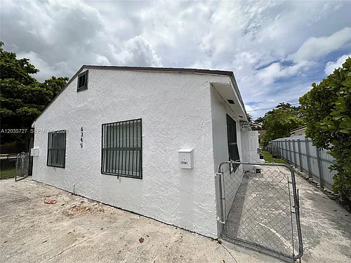 6345 N Miami Ave #FRONT Photo 1