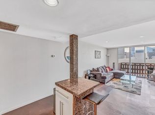 2016 Main St APT 2103, Houston, TX 77002
