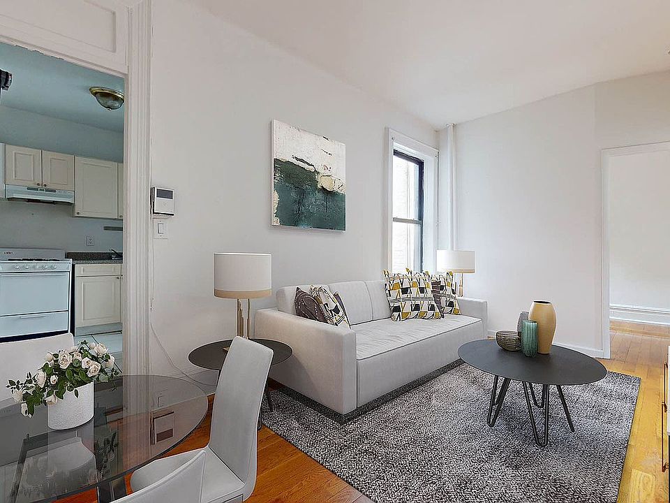 Home Tour: NYC Studio Apartment - York Avenue