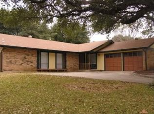 8214 Phoenix Ave, Universal City, TX 78148