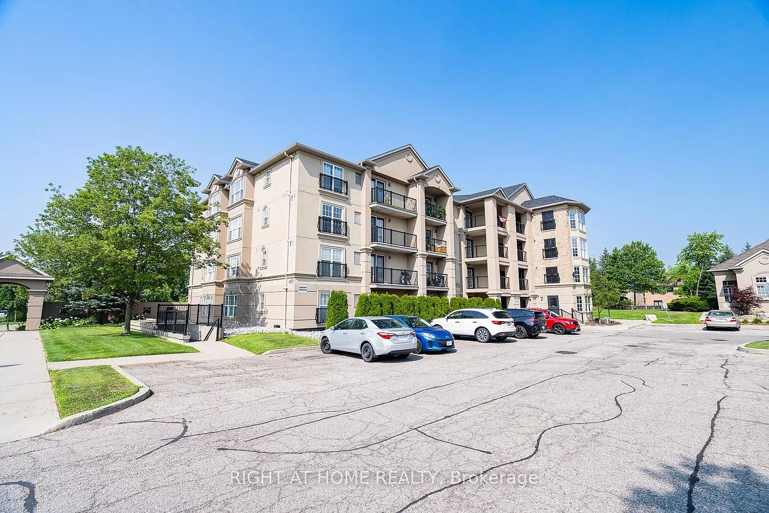 2 bed, $2,650 — Photo 2