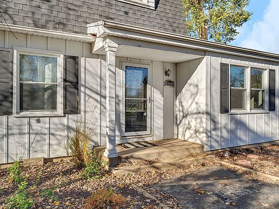 3rd image of 22940 W Essex Dr