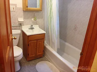 Rented by aptsandlofts.com