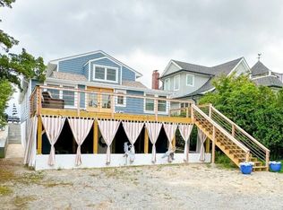52 Makamah Beach Rd, Northport, NY 11768