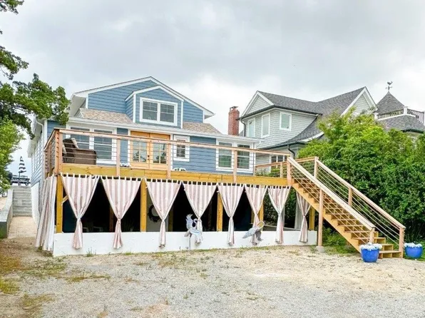 52 Makamah Beach Road, Northport, NY 11768