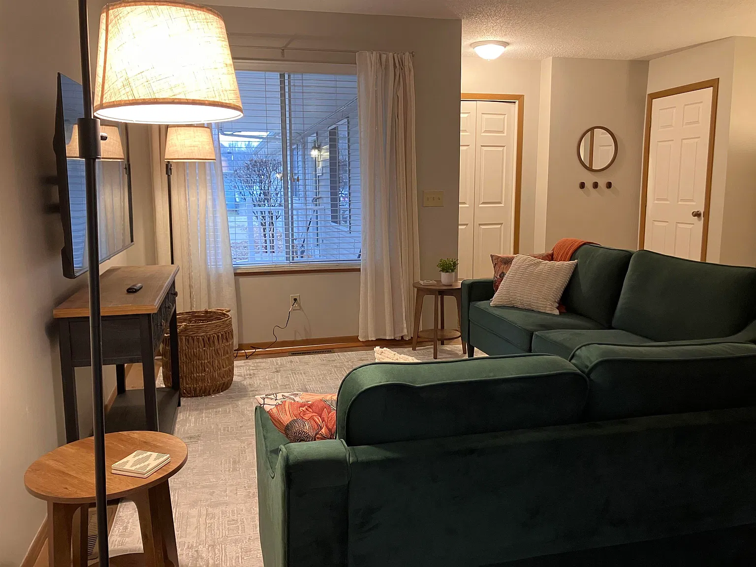 2 bed, 1.0 bath, 798 sqft, $1,500 — Photo 3
