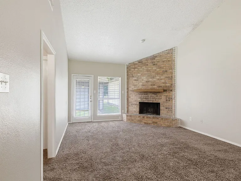 6324 Alissa Dr — Photo 7