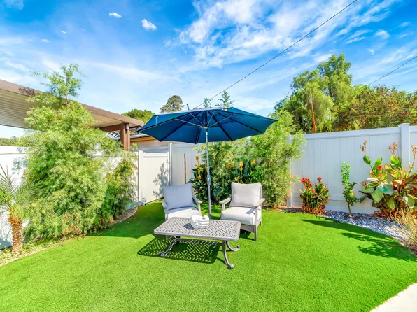 (undisclosed Address), Woodland Hills, CA 91367