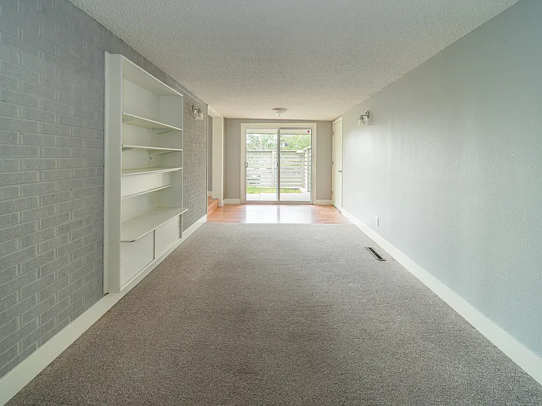 1401 Stuart St #1 — Photo 3