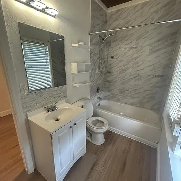 1031 Neville Ave — Photo 9