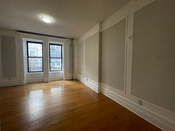 5th image of 61 W 74th St APT 4A