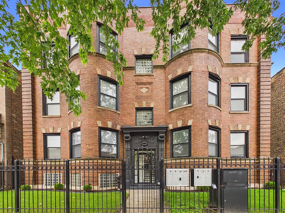 6233 S Langley Ave #3S