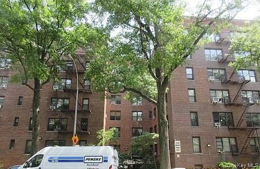 1st image of 2244 Bronx Park E #6L