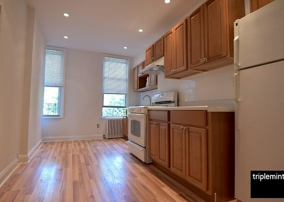 2nd image of 66 Diamond St #1H