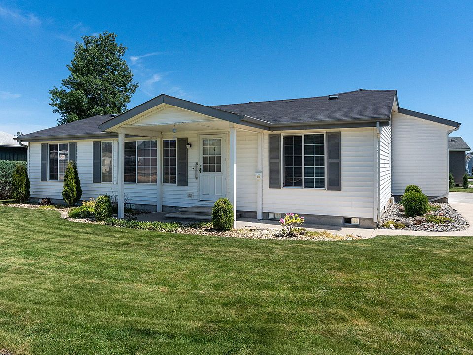 1st image of 811 NE Paiute Ct