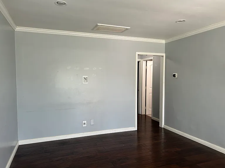 961 S Cedar Ave — Photo 3