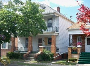 2083 Trowbridge St, Hamtramck, MI 48212