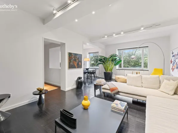 930 5th Avenue image 2 of 14