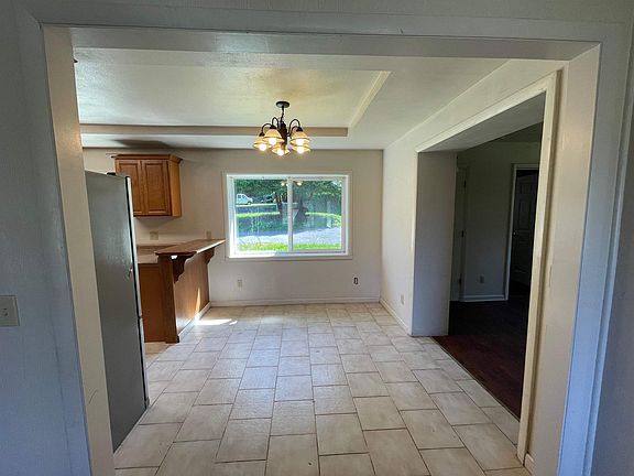 3rd image of 410 Bertsch Ave