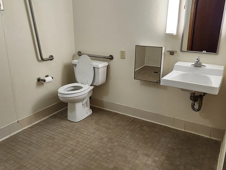 2121 Sims Pl #11 — Photo 7