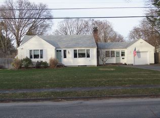 15 Carter Rd, Lynnfield, MA 01940