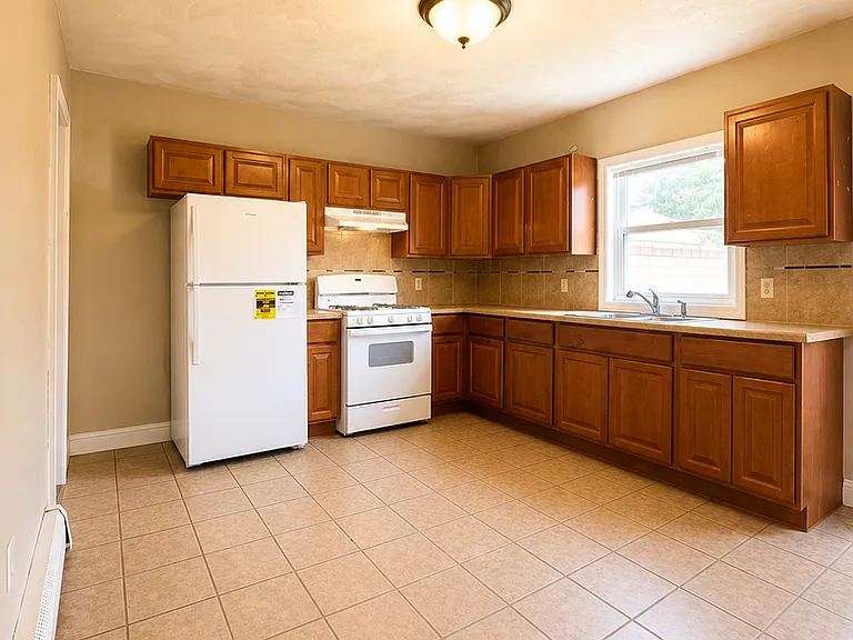 38 Frances Ave — Photo 2