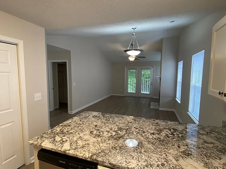 Meridian Park Apartments — Photo 347