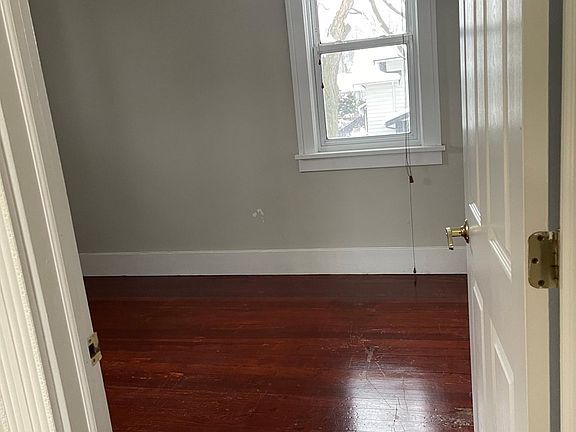 5th image of 1307 Davis Ave #1/2