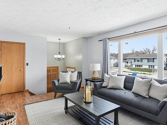 5th image of 36 Wenwood Cir