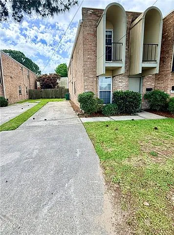 Building Photo - 5104 W Esplanade Ave