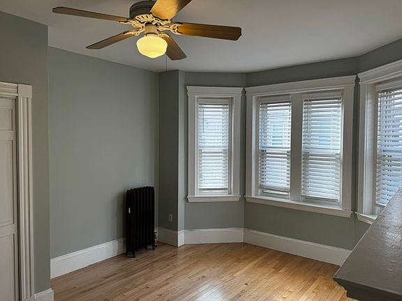 3rd image of 12 Royce Rd APT 4
