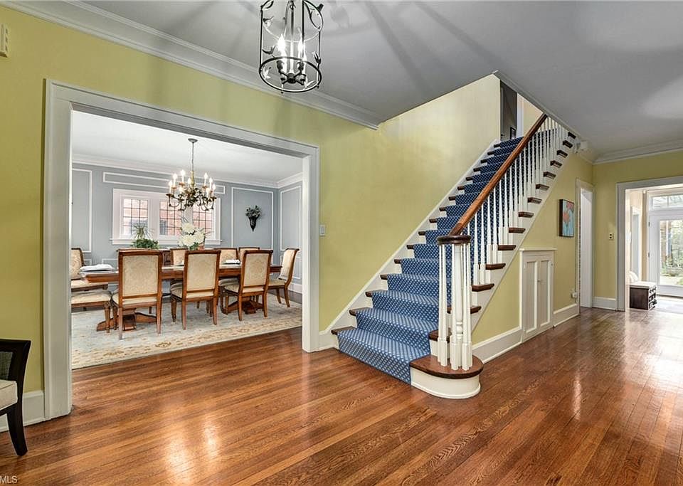 2973 Kingsley Rd, Shaker Heights, OH 44122 | Zillow