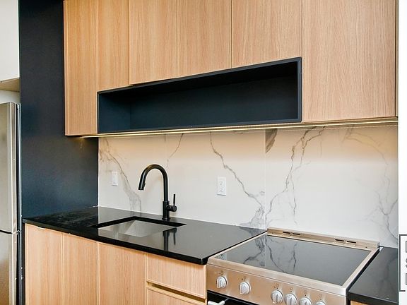 2nd image of 215 Green St #3C