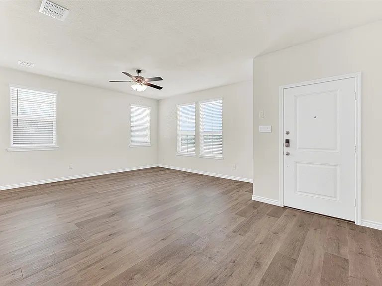 1328 Kimzey St #1 — Photo 8