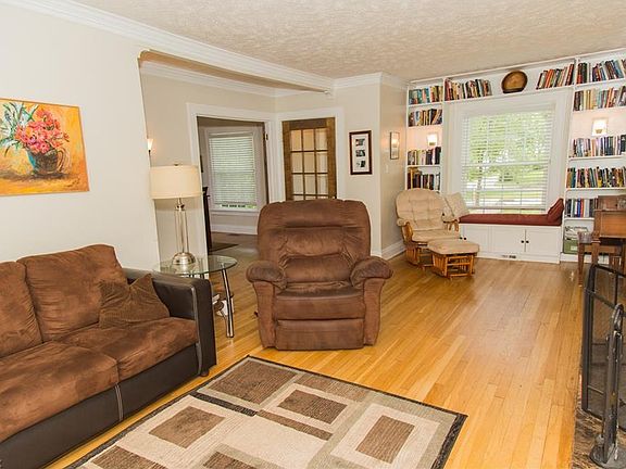 3rd image of 3166 Washington Blvd